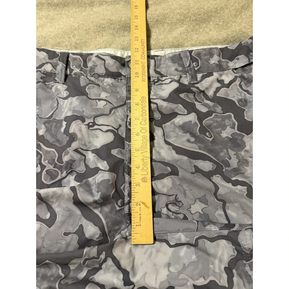 HUK Gear Men's XL Lowcountry Performance Fishing Shorts Camo Blue Black 6